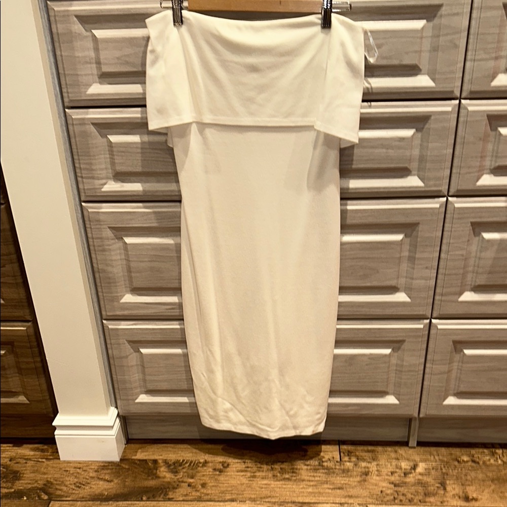 Elegant Strapless Ivory Dress
